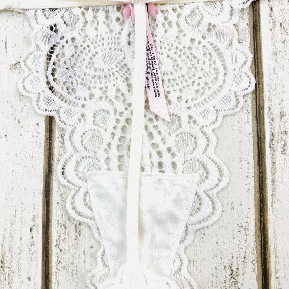 2009 Vintage Victoria’s Secret Sexy Little Things V-String  Medium Rare